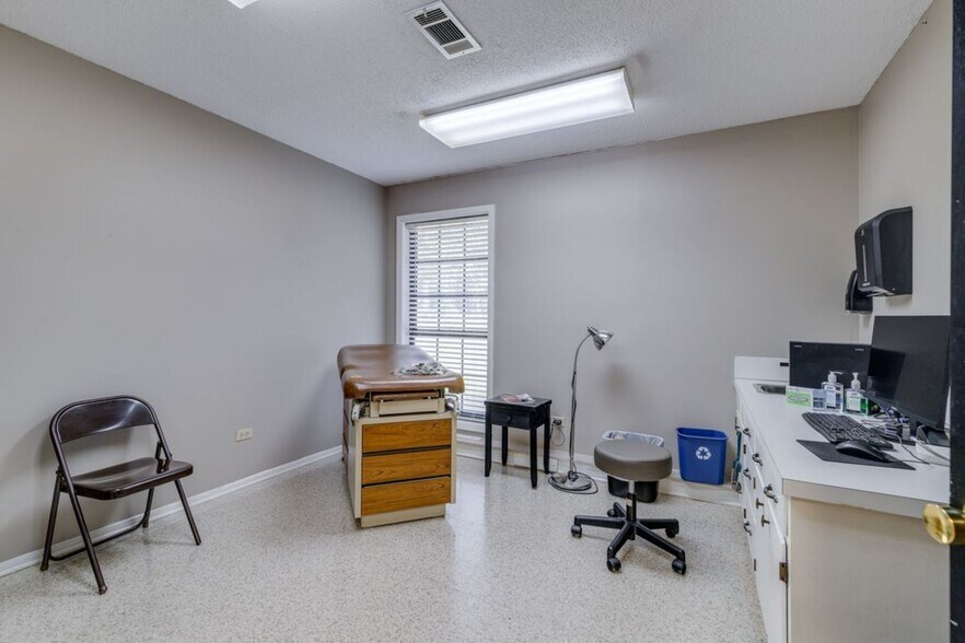 More Photos Of 161 Christian Dr, Rayville Medical For Sale