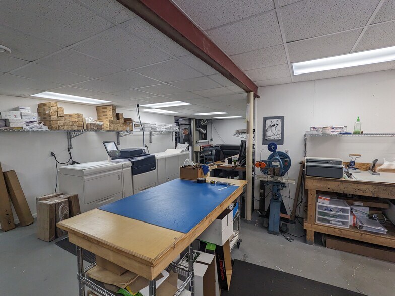 More Photos Of 3311 South Airport Rd, Traverse City Storefront Retail Office For Lease