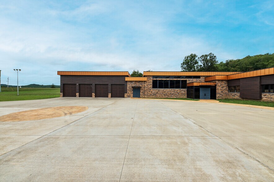 More Photos Of 145 School Rd, Mount Morris Office For Sale