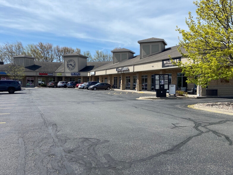 Primary Photo Of 819 Schelfhout Ln, Kimberly Storefront Retail Office For Lease