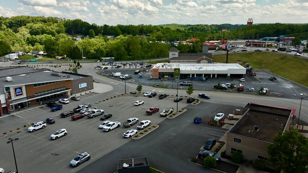 More Photos Of 2600 Middletown Commons, White Hall Unknown For Lease
