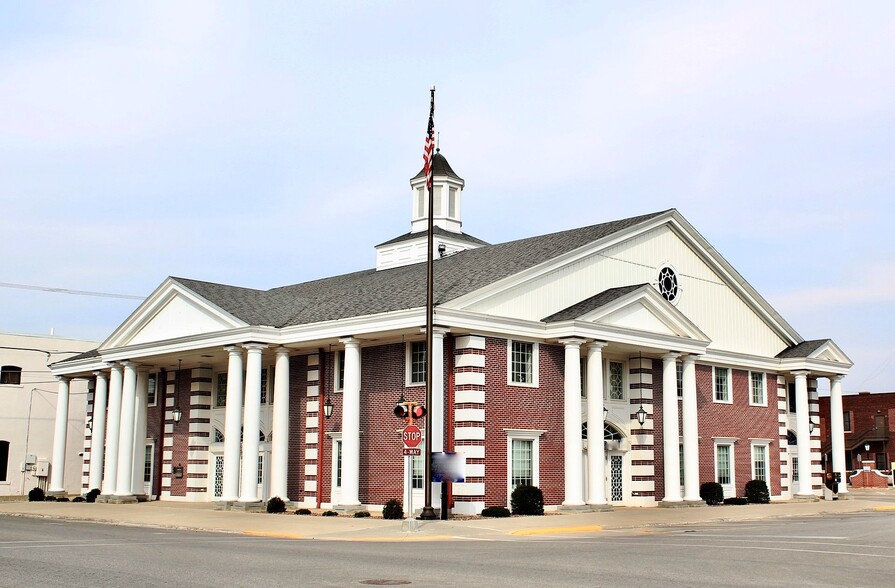 Primary Photo Of 121 E Fifth St, Storm Lake Office Residential For Sale