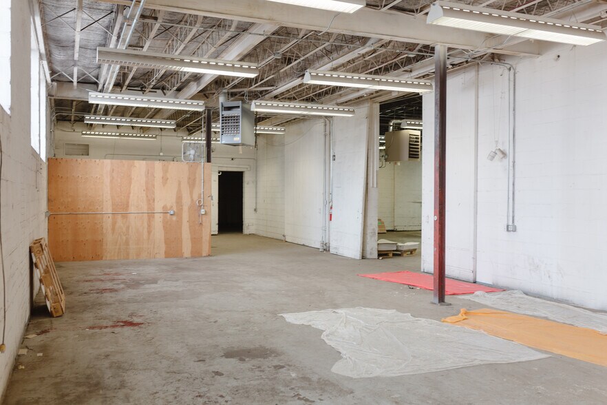 More Photos Of 4024 Washington Ave N, Minneapolis Warehouse For Lease