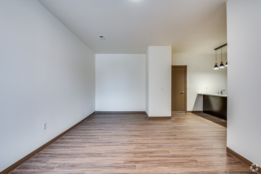 More Photos Of 2001 Marathon St, Neenah Apartments For Sale