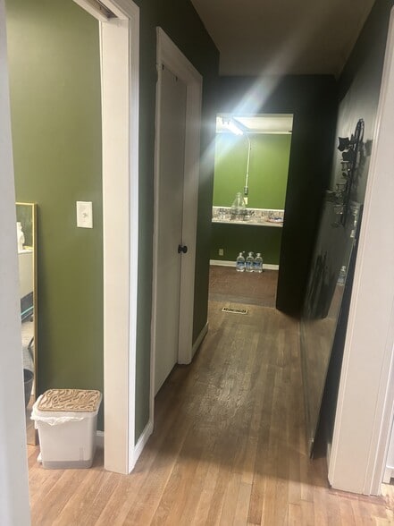 More Photos Of 829 Mt Moriah Rd, Memphis Freestanding For Sale