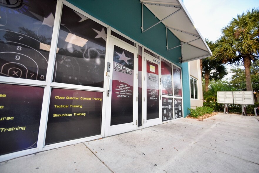 More Photos Of 14000-14046 NW 82nd Ave, Miami Lakes Light Distribution For Lease