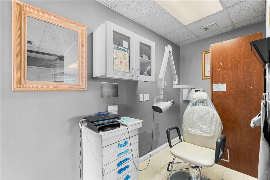 More Photos Of 1020 E Florida Ave, Hemet Freestanding For Sale