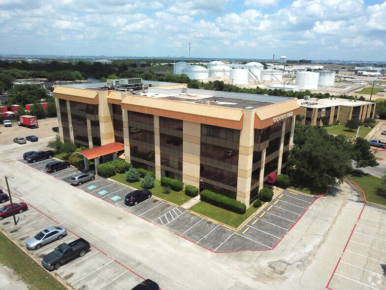 More Photos Of 415 E Airport Fwy, Irving Loft Creative Space For Lease