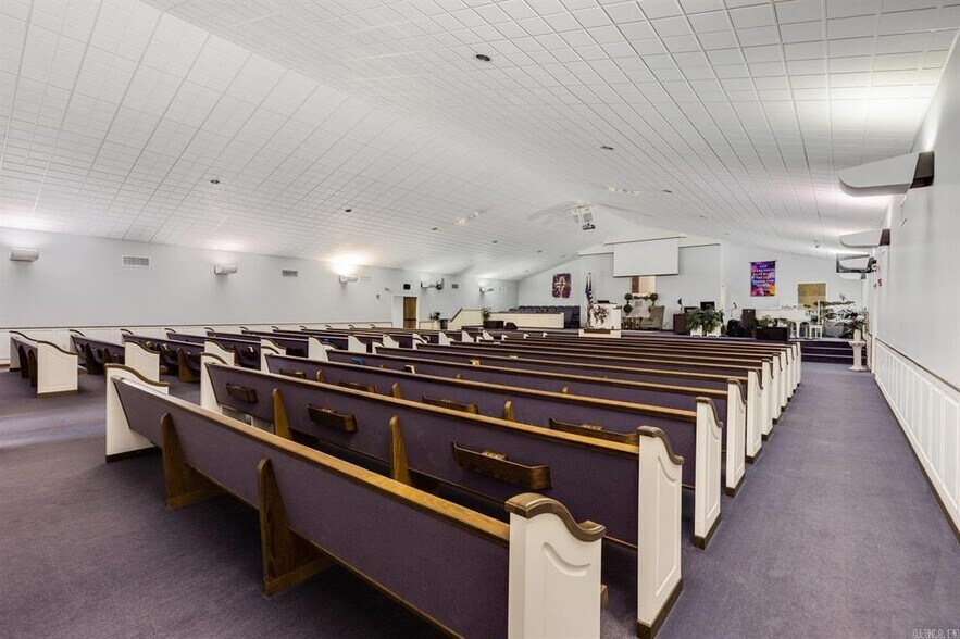 More Photos Of 20121 Interstate 30 S, Benton Religious Facility For Sale