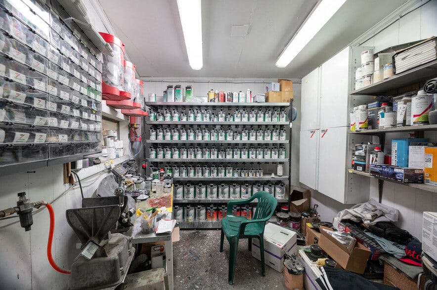 More Photos Of 20 Woodland St, Methuen Auto Repair For Sale