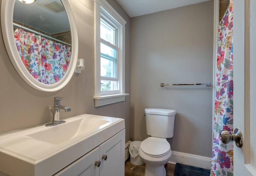 More Photos Of 95 Nutt Rd, Phoenixville Restaurant For Sale