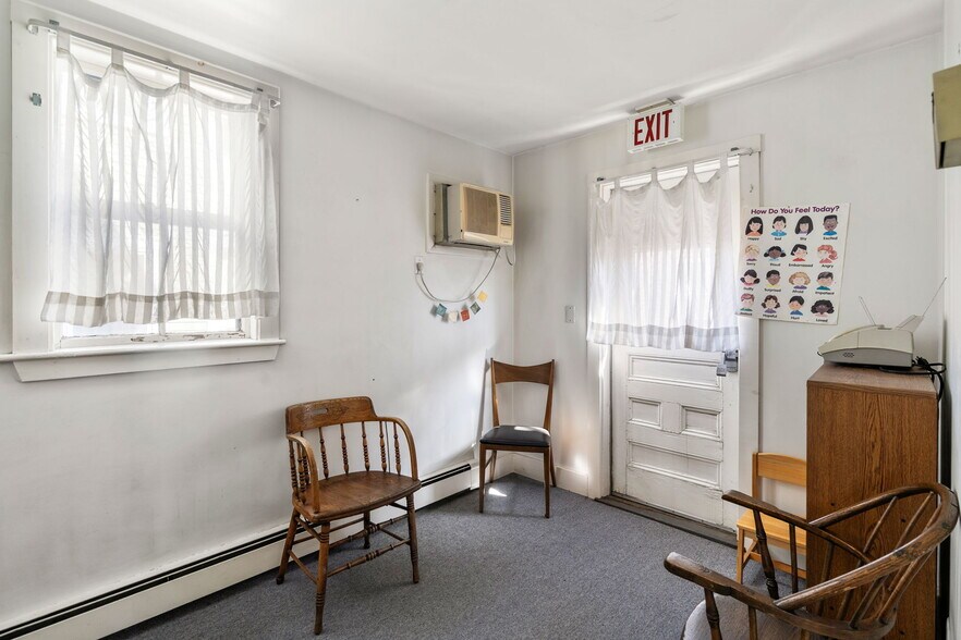 More Photos Of 113 Belmont St, Belmont Office For Sale