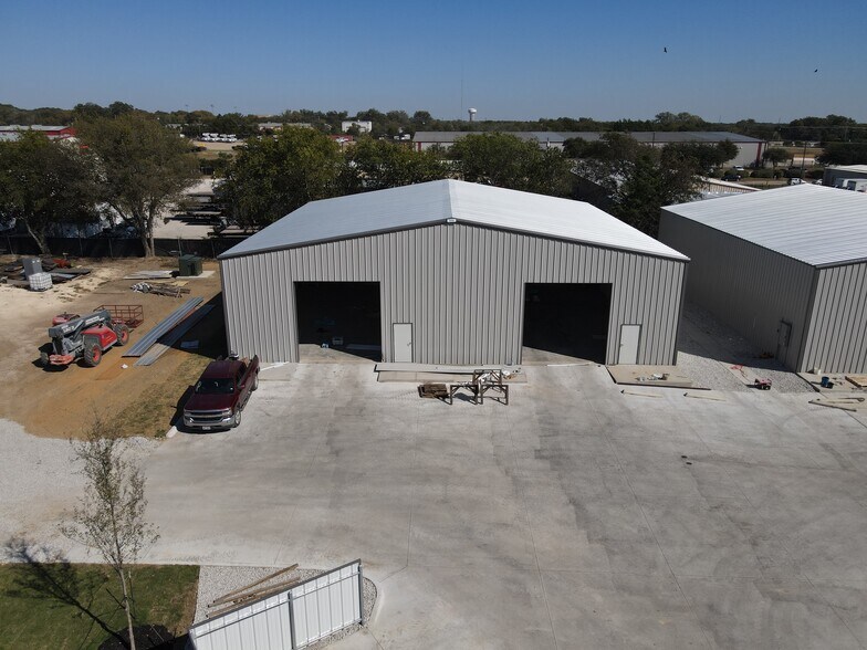 More Photos Of 510 Jealouse Way, Cedar Hill Distribution For Lease