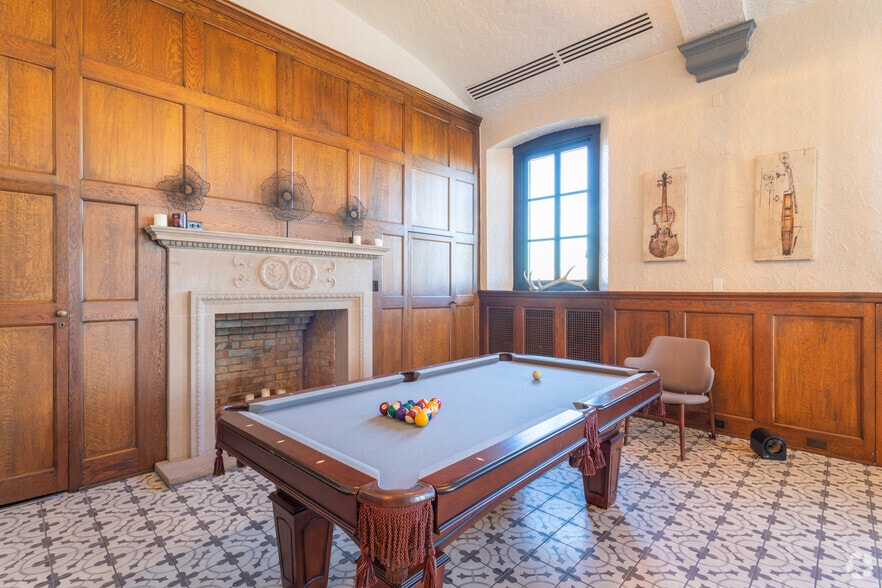 More Photos Of 400 Walnut St, Philadelphia Multifamily For Sale