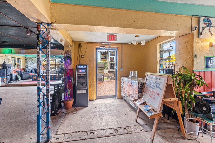 More Photos Of 10 Anastasia Blvd, Saint Augustine Bar For Lease