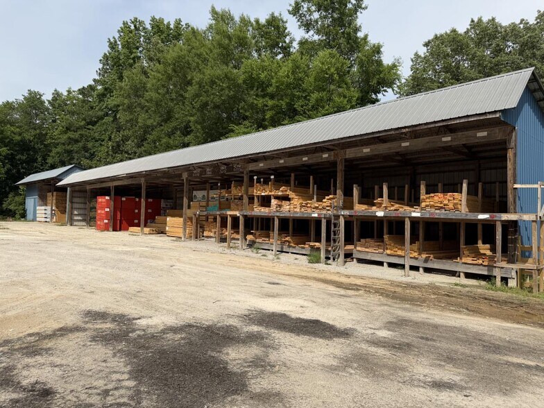 More Photos Of 114 Dogwood Ave, Middleton Auto Repair For Sale