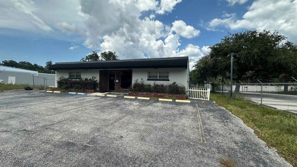 More Photos Of 1520 E Gary Rd, Lakeland Office For Lease