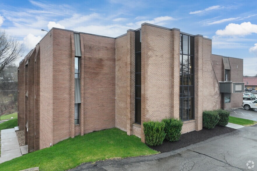 More Photos Of 11676 Perry Hwy, Wexford Unknown For Lease