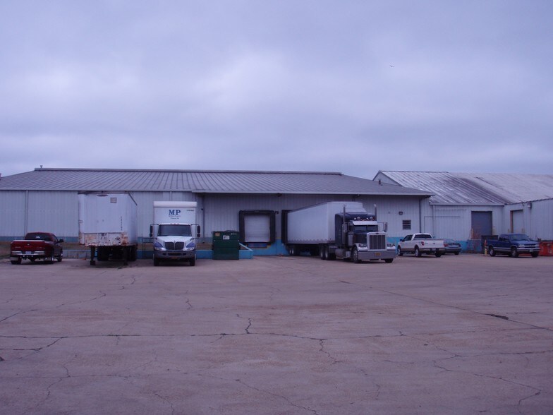 More Photos Of 1021 Clinton Industrial Park Rd, Clinton Warehouse For Lease