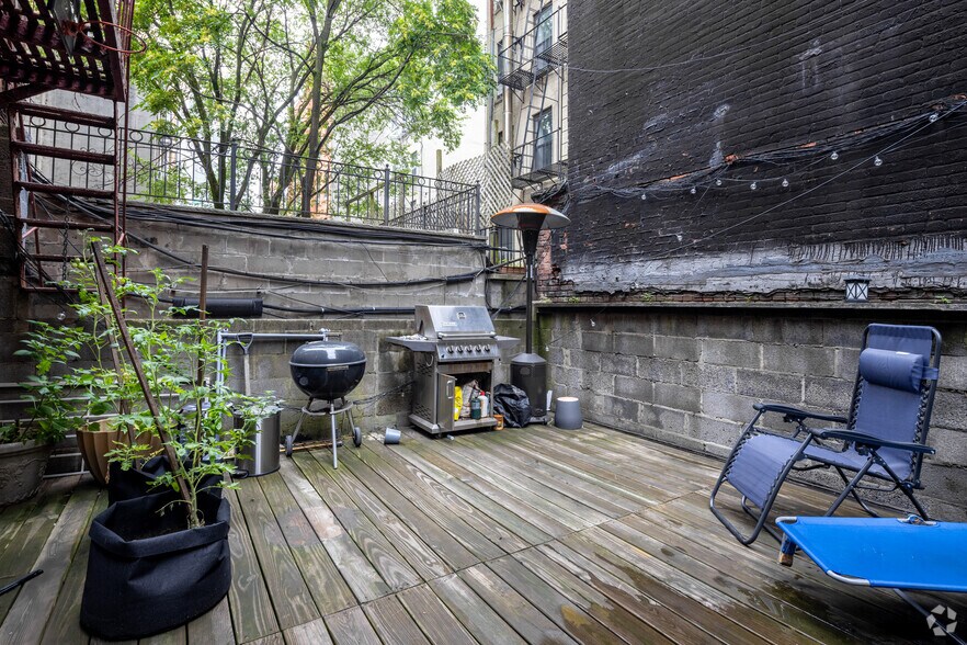 More Photos Of 49 Essex St, New York Multifamily For Sale