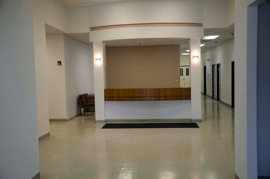 More Photos Of 4200 N Industrial Blvd, Kingman Distribution For Lease