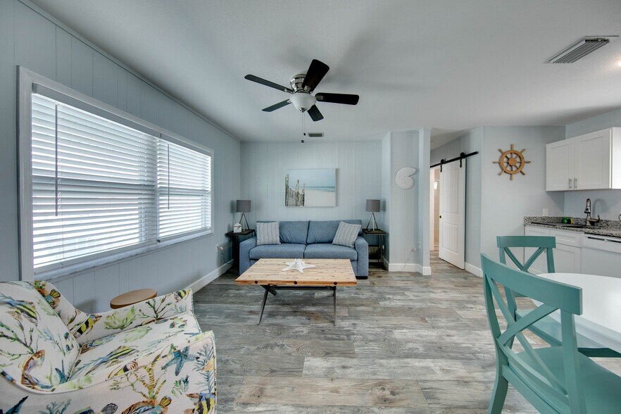 More Photos Of 12321 Gulf Blvd, Treasure Island Hospitality For Sale