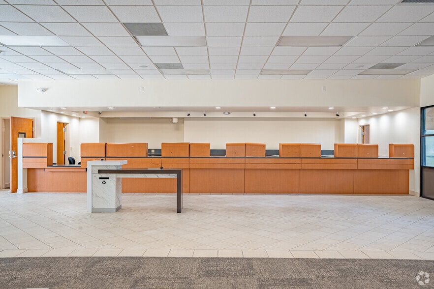 More Photos Of 1000 N Federal Hwy, Boca Raton Bank For Lease