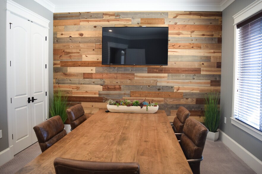 More Photos Of 115 Park Place Blvd, Waxahachie Office For Sale