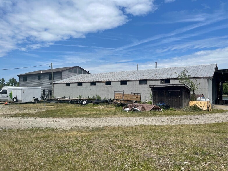 More Photos Of 3600 Riverside Dr, Crystal Lake Storefront Retail Residential For Sale