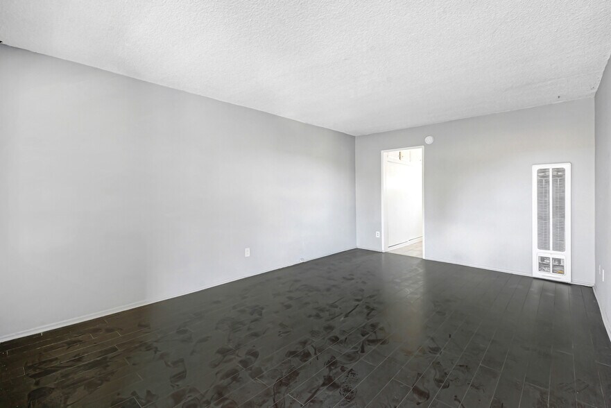 More Photos Of 1649 S La Brea Ave, Los Angeles Apartments For Sale
