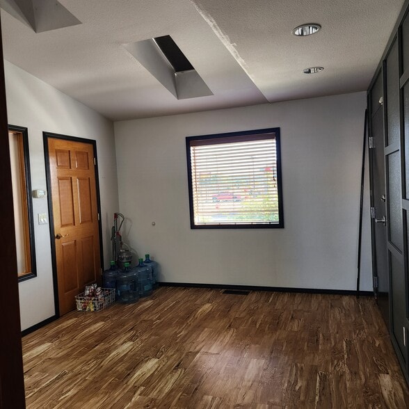 More Photos Of 320 N 20th Ave, Pasco Office For Lease