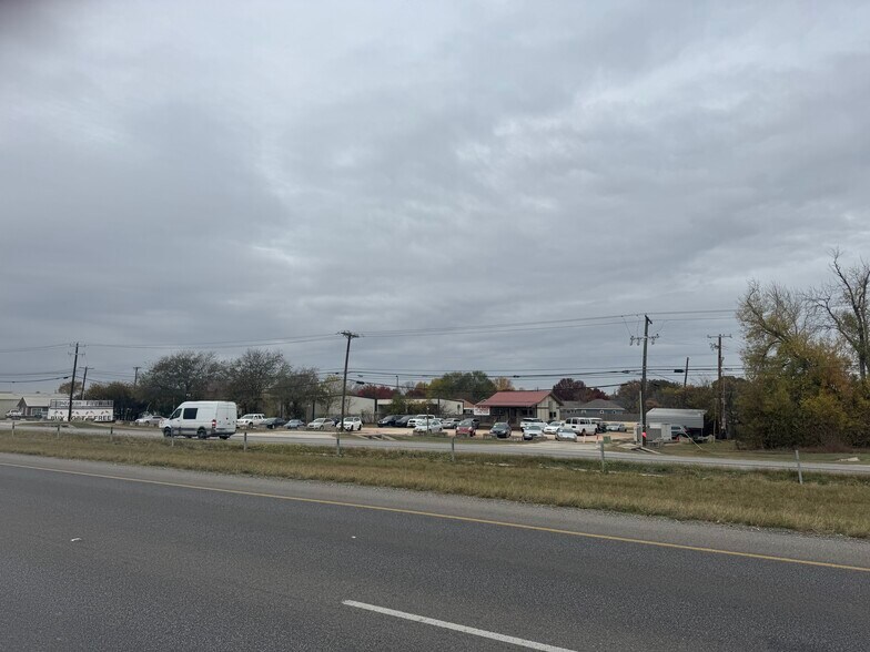 More Photos Of 6505 Highway 79, Hutto Auto Dealership For Sale