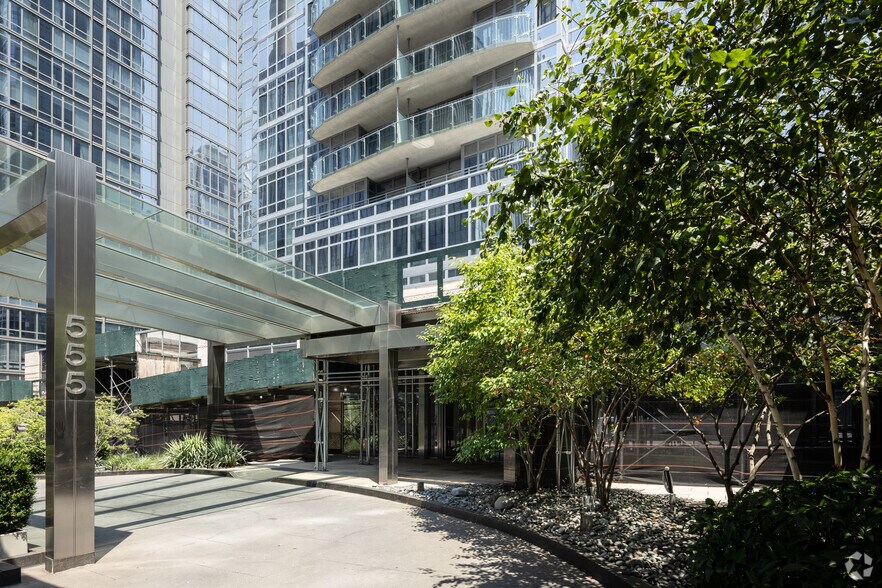 More Photos Of 555 W 59th St, New York Apartments For Lease