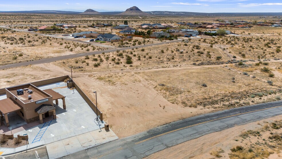 More Photos Of 10622 S Loop Rd, California City Land For Sale