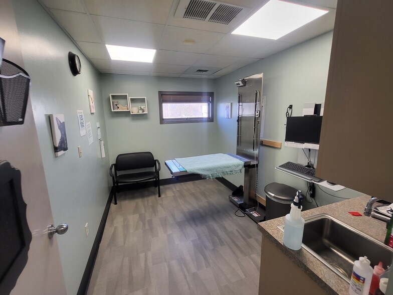 More Photos Of 1340 Lincoln Way E, Chambersburg Office For Sale