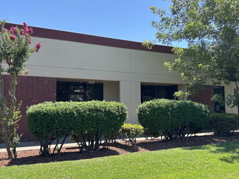 More Photos Of 2521-2551 Del Monte St, West Sacramento Warehouse For Lease