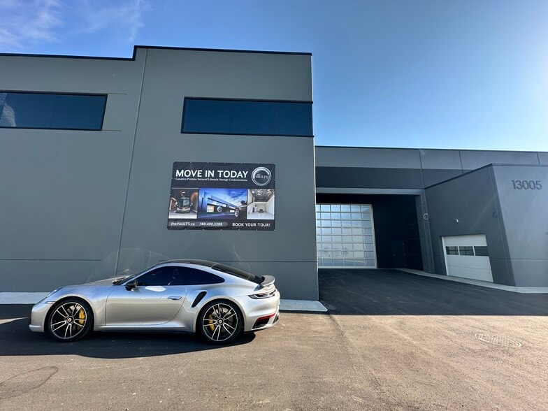 More Photos Of 13005 93 Av SW, Edmonton Self Storage For Sale