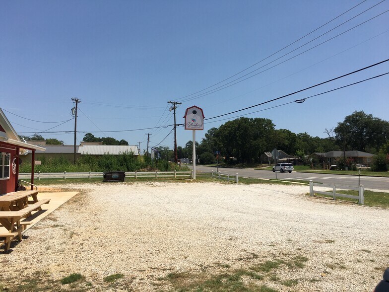More Photos Of 11968 State Highway 64 W, Tyler Freestanding For Lease