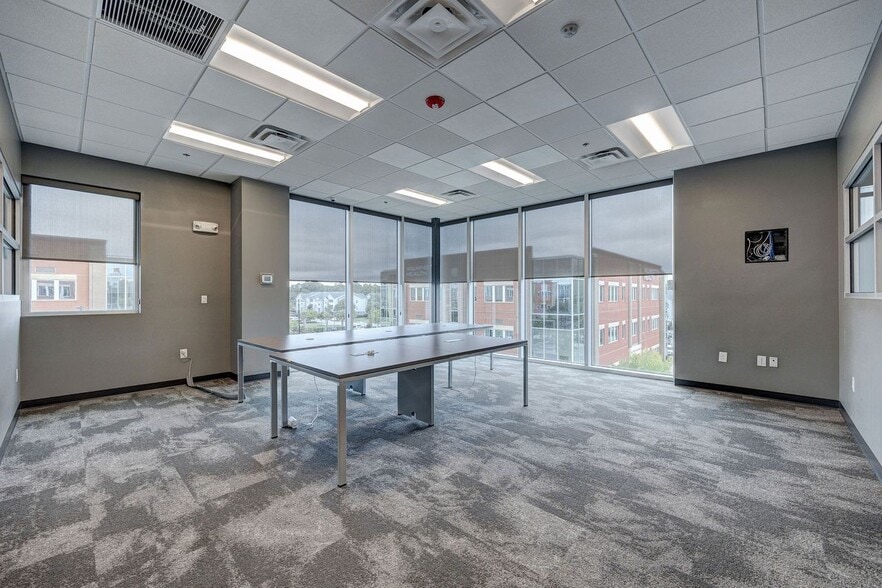 More Photos Of 6740 Rock Spring Rd, Wilmington Office For Lease