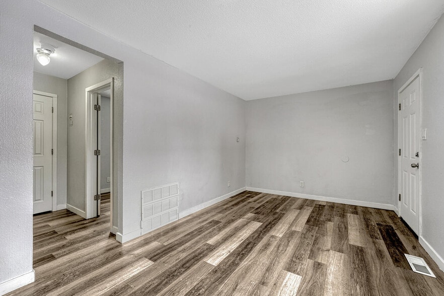 More Photos Of 1512-1518 S Corona Ave, Colorado Springs Apartments For Sale