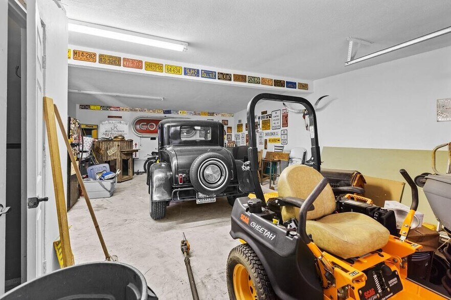 More Photos Of 530 E Hwy 69, Denison Office For Sale