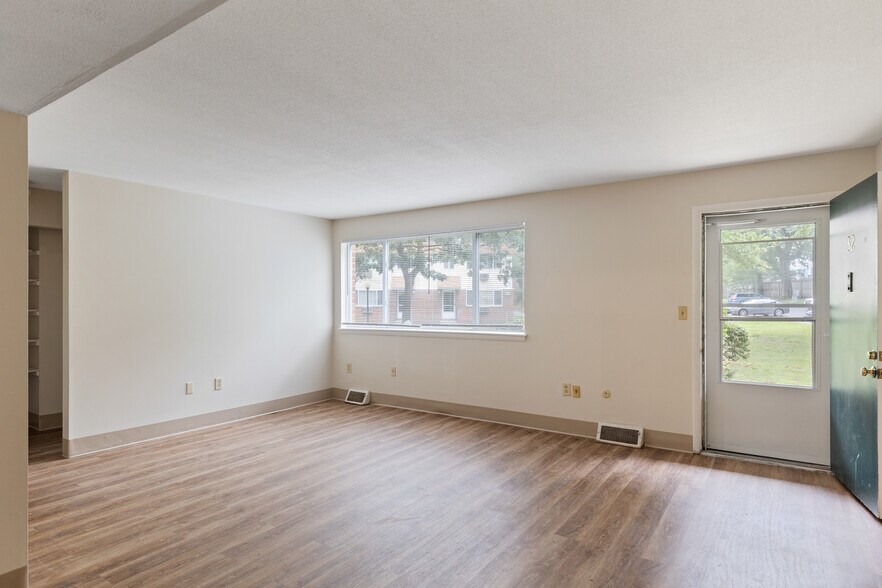 More Photos Of 193-321 Fernbank Rd, Springfield Apartments For Sale