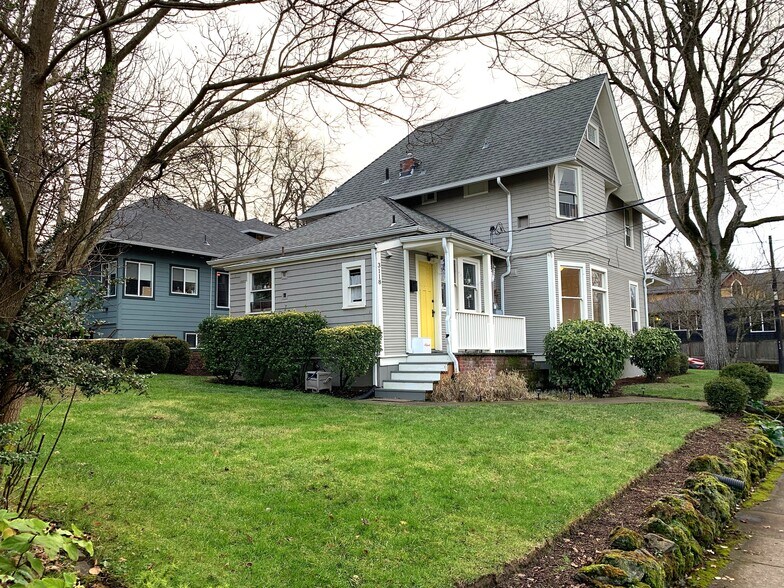 More Photos Of 3118 SE Yamhill St, Portland Apartments For Sale