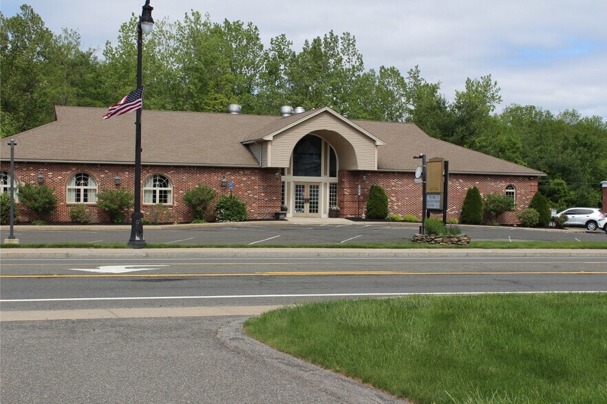 More Photos Of 625 College Hwy, Southwick Restaurant For Sale