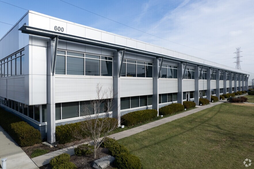 Primary Photo Of 600 Meadowlands Pky, Secaucus Light Distribution For Lease