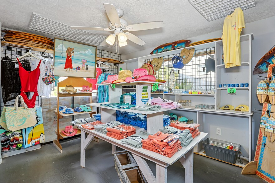 More Photos Of 8460 Gulf Blvd, Navarre Freestanding For Sale