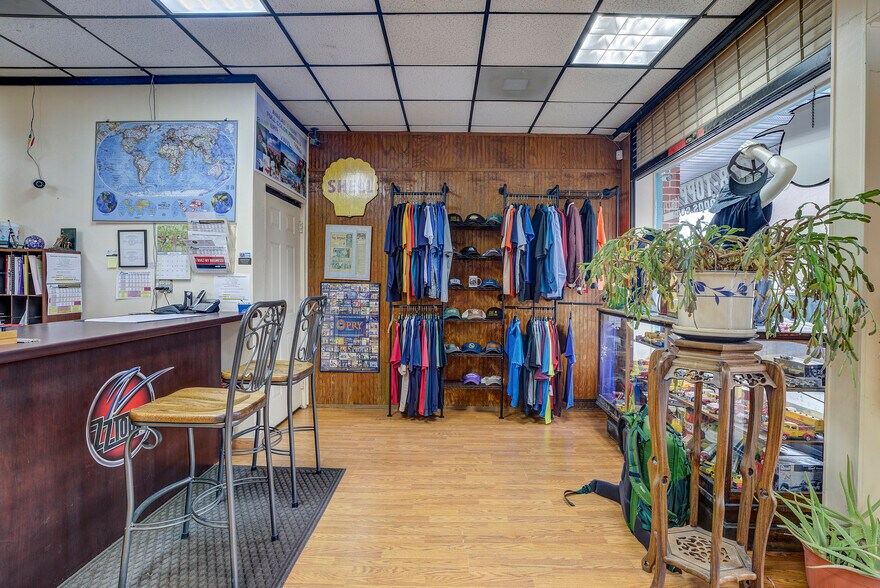 More Photos Of 140 W Market St, Johnson City Storefront Retail Residential For Sale