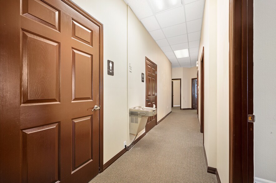 More Photos Of 794 Sanders Rd, Port Orange Showroom For Lease