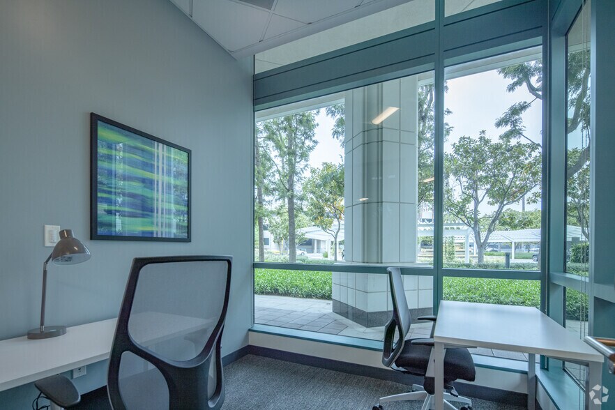 More Photos Of 2450 Colorado Ave, Santa Monica Coworking Space