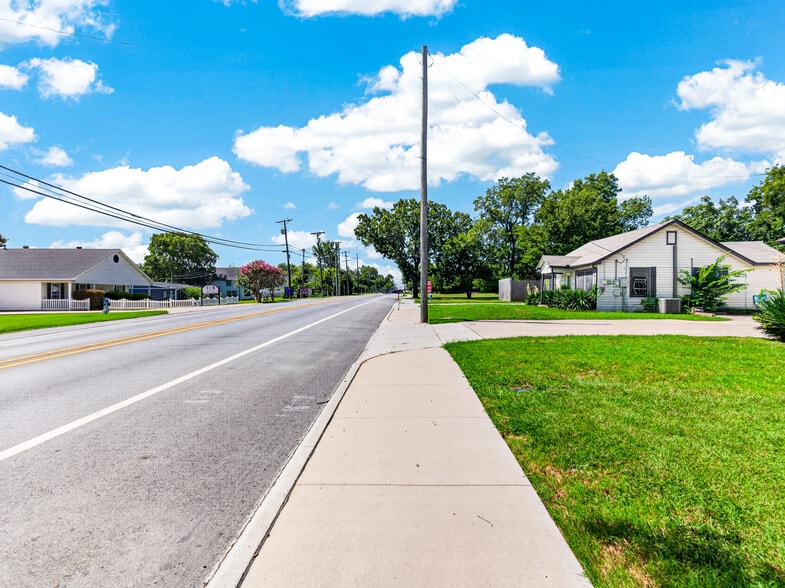 More Photos Of 907 N Goliad Rd, Rockwall Office For Lease
